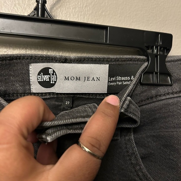 Levi’s Silvertab mom jeans - faded black high waisted retro mom style - Picture 6 of 14